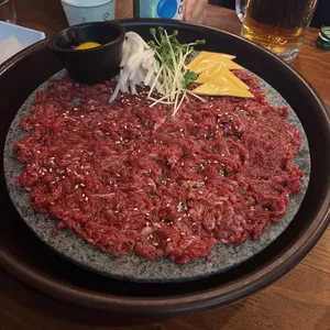 육회한통닭 사진