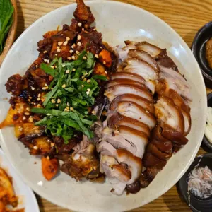 더맛있는온족발보쌈 리뷰 사진