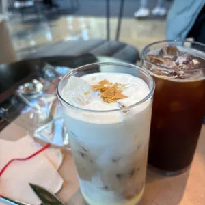 커피앤더코이 사진 1