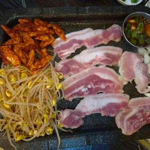 홍길동더덕삼겹살 사진