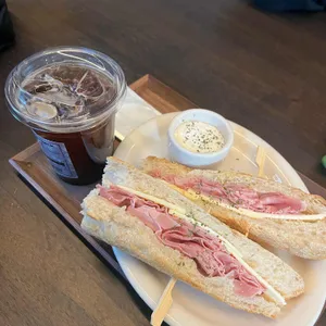 수목금토 카페 사진 1