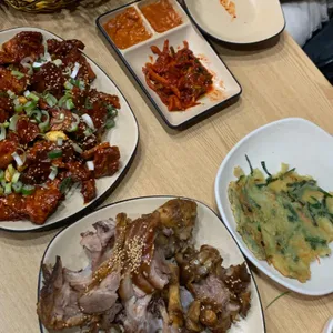 돼지꿈 왕족발 사진