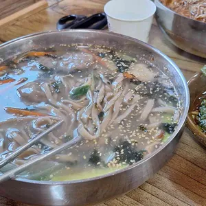 강릉해변 메밀막국수 사진