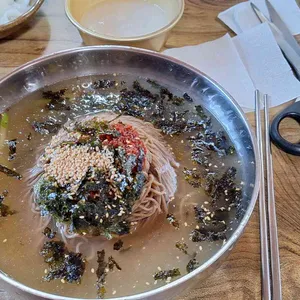 강릉해변 메밀막국수 사진