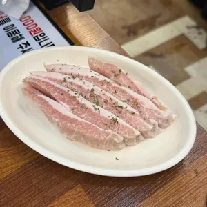 우물안의숙성돼지 돈꿉자 사진