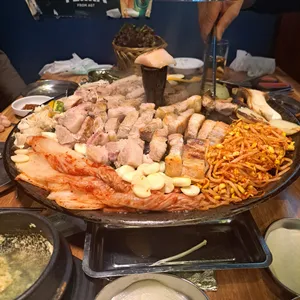 꽃돼지솥뚜껑삼겹살 사진