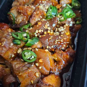 하륜일만족발 사진