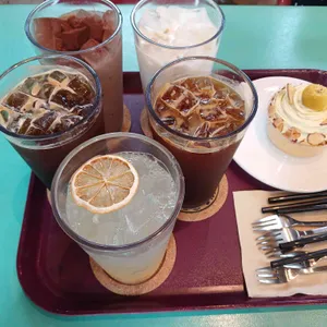 브라운핸즈 창비 사진