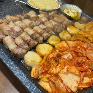 꿀삼겹 사진