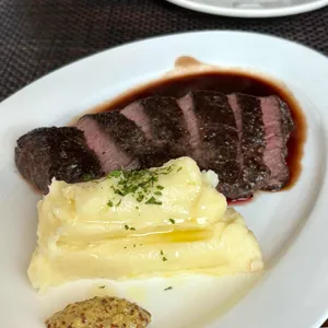 수테이블 사진