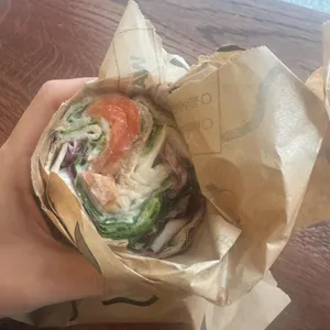 샐러디 사진