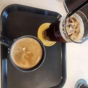 폴앤아티 사진