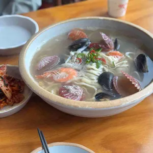 97도씨 해물칼국수 사진