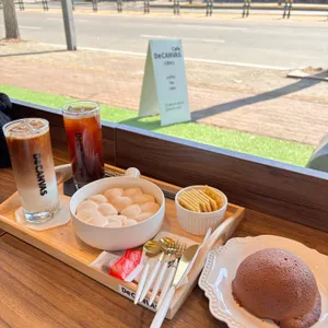 카페 디캔바스 사진