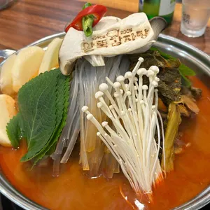 완뚝감자탕 사진