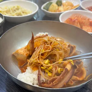 황성얼큰오징어찌개 사진