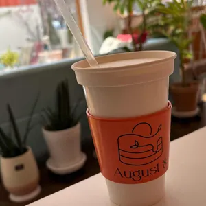 어거스트 8 사진