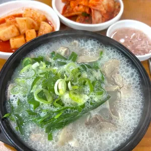 큰길돼지국밥 사진 1