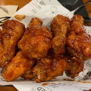 교촌치킨 사진