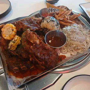 족발야시장&무청감자탕 사진