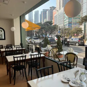 포크너 리뷰 사진