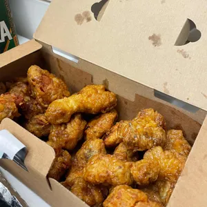 교촌치킨 사진
