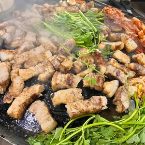 동두천솥뚜껑삼겹살 사진