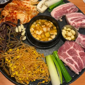 효자동솥뚜껑&보리밥 사진