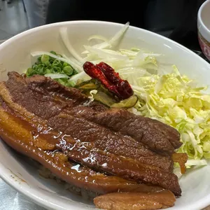 융캉찌에 우육탕면, 탄탄면