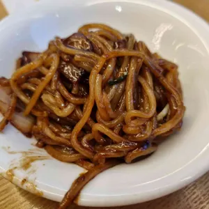 지동관 사진