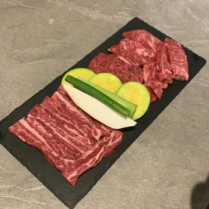 우호적 사진