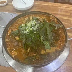 조마루 뼈다귀감자탕 사진