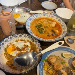 아시안테이블 사진