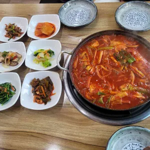 부부부대찌개 사진