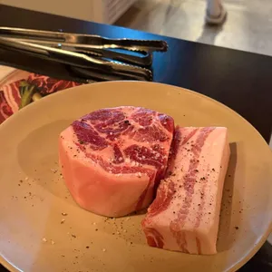 강씨목삼 사진