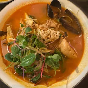홍경 사진