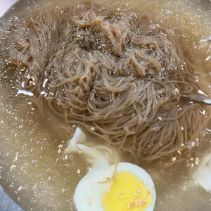 육쌈냉면 사진