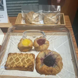 서브젝트 커피 사진