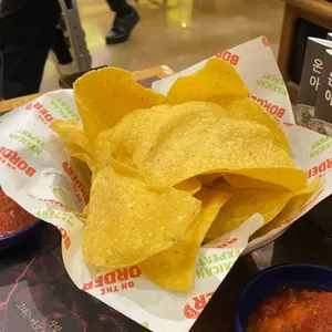 온더보더 대표 사진
