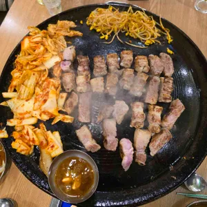 동두천솥뚜껑삼겹살 사진