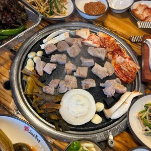 소띠돈띠횡성생고기 사진