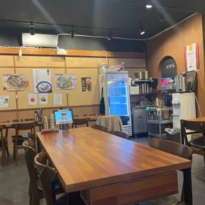 오미가 대표 사진