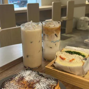 흘러 사진