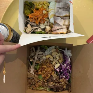 샐러디 사진 2