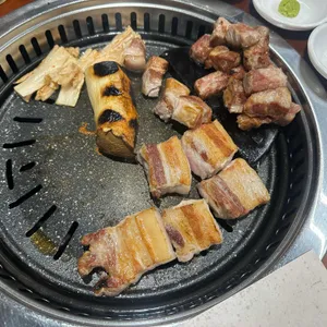 초일육 사진