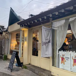 레이어드 리뷰 사진