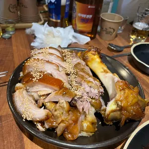 더맛있는족발보쌈 사진