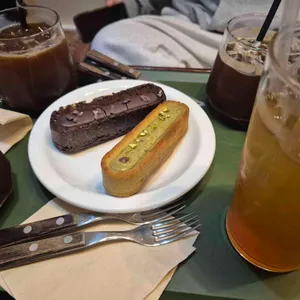 카페 앞뜰 사진