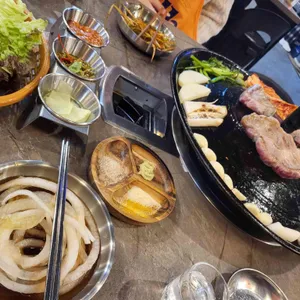 장가네솥뚜껑문경약돌돼지 사진