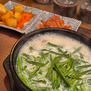 부산아지매국밥 사진 1